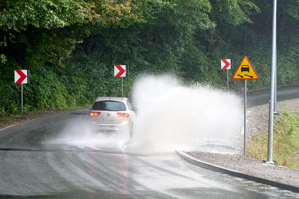 Nowe dane ze stacji meteo. Prognoza pogody na środę - wieczorem przestanie padać - zdjęcie 18