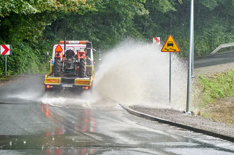 Nowe dane ze stacji meteo. Prognoza pogody na środę - wieczorem przestanie padać - zdjęcie 19