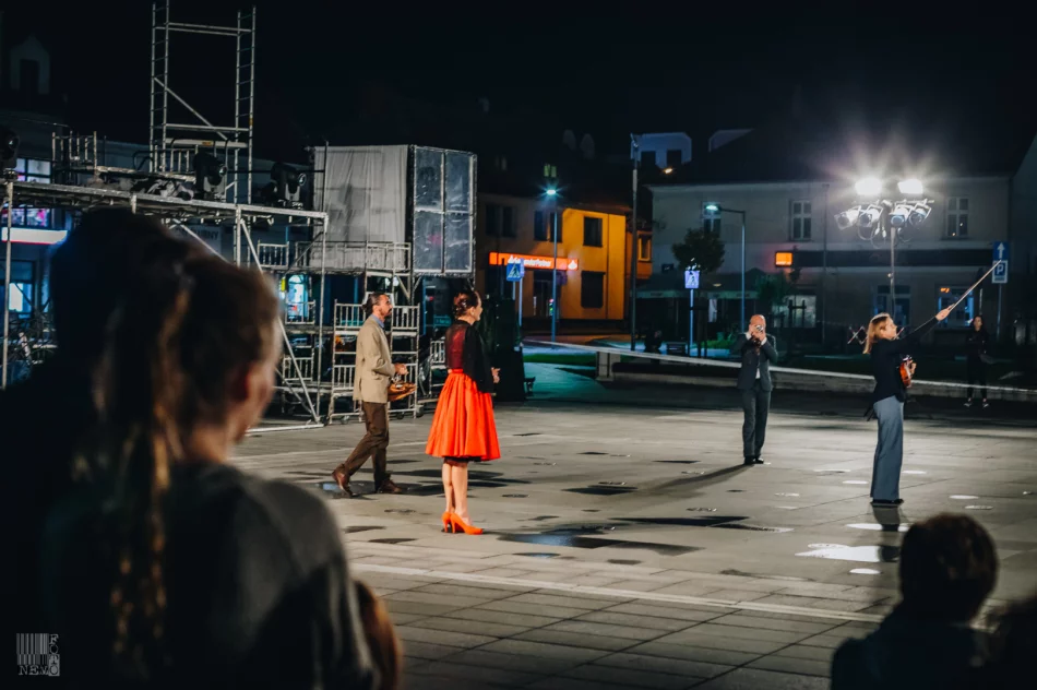 Plenerowe widowisko przyciągnęło publiczność na rynek - zdjęcie 4