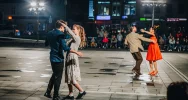 Plenerowe widowisko przyciągnęło publiczność na rynek - zdjęcie 5
