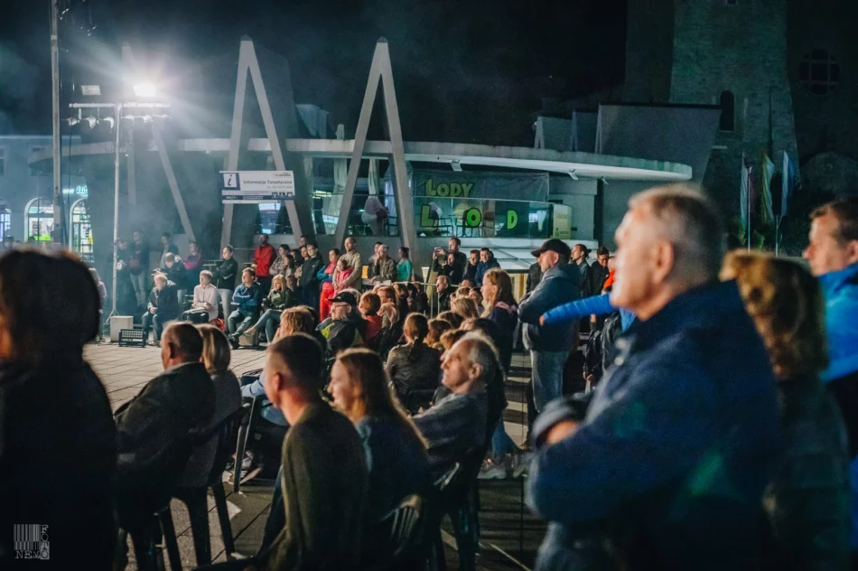 Plenerowe widowisko przyciągnęło publiczność na rynek - zdjęcie 6