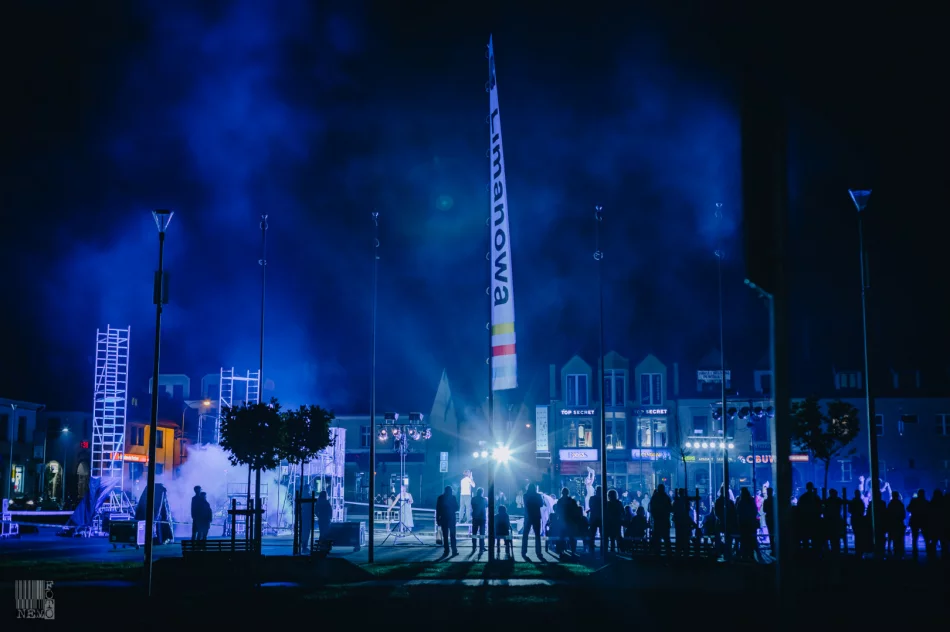 Plenerowe widowisko przyciągnęło publiczność na rynek - zdjęcie 7