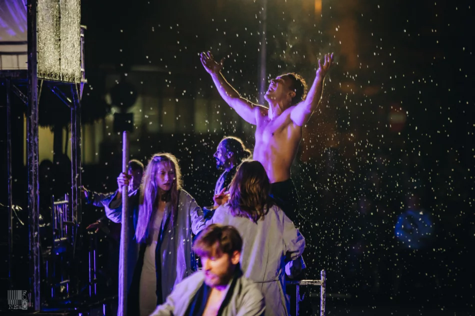 Plenerowe widowisko przyciągnęło publiczność na rynek - zdjęcie 17