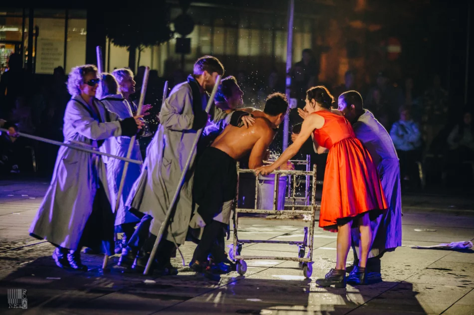 Plenerowe widowisko przyciągnęło publiczność na rynek - zdjęcie 19