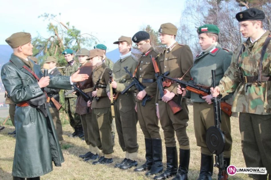 Na Jabłońcu oddano hołd Żołnierzom Wyklętym - zdjęcie 2