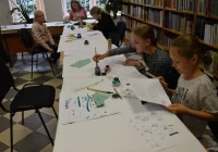 Kreatywne wakacje w bibliotece - zdjęcie główne