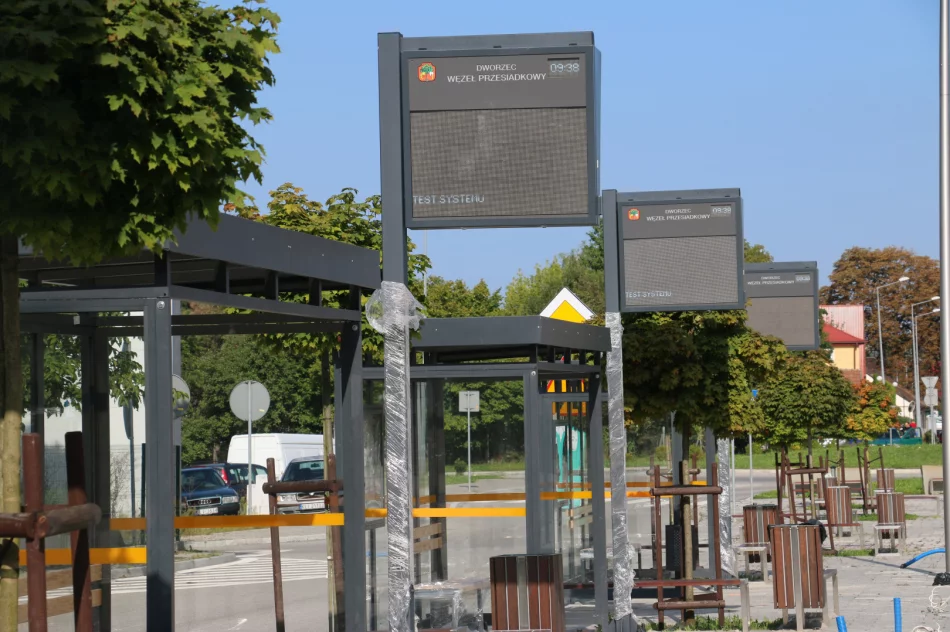 Na terenie miasta powstają nowoczesne wiaty przystankowe - zdjęcie 2