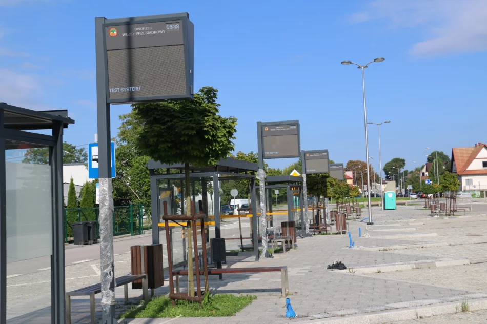 Na terenie miasta powstają nowoczesne wiaty przystankowe - zdjęcie 5
