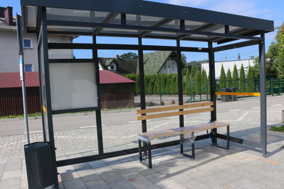 Na terenie miasta powstają nowoczesne wiaty przystankowe - zdjęcie 8