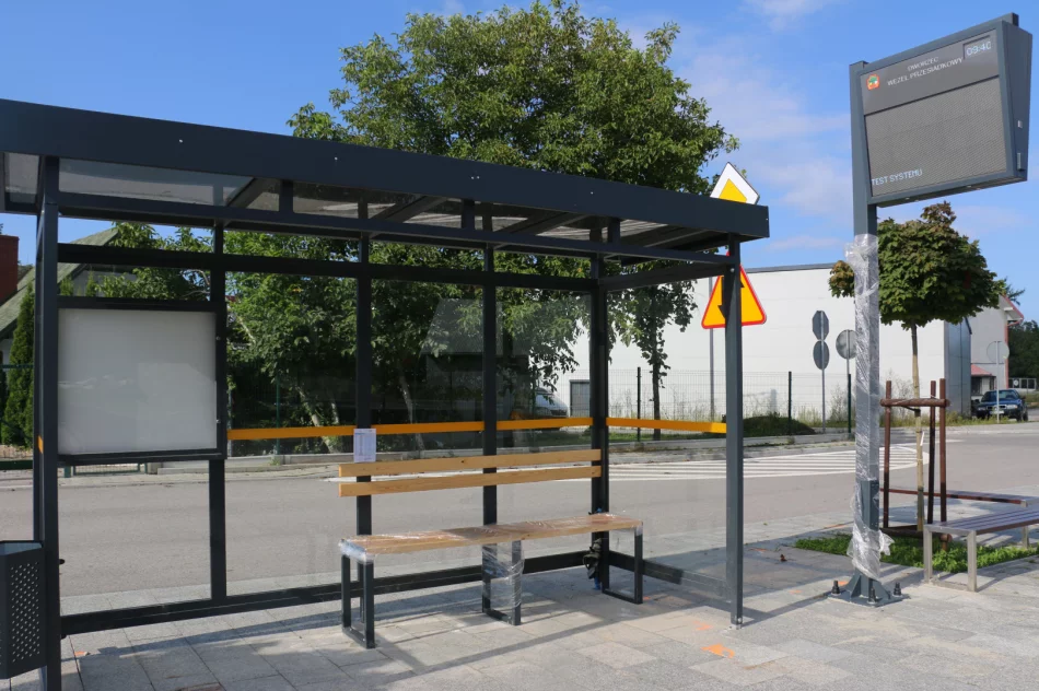 Na terenie miasta powstają nowoczesne wiaty przystankowe - zdjęcie 13