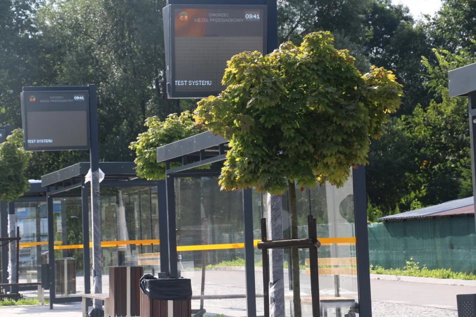 Na terenie miasta powstają nowoczesne wiaty przystankowe - zdjęcie 16