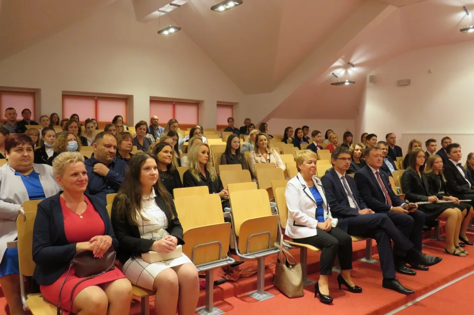 Stypendia od władz gminy dla zdolnych uczniów - zdjęcie 2