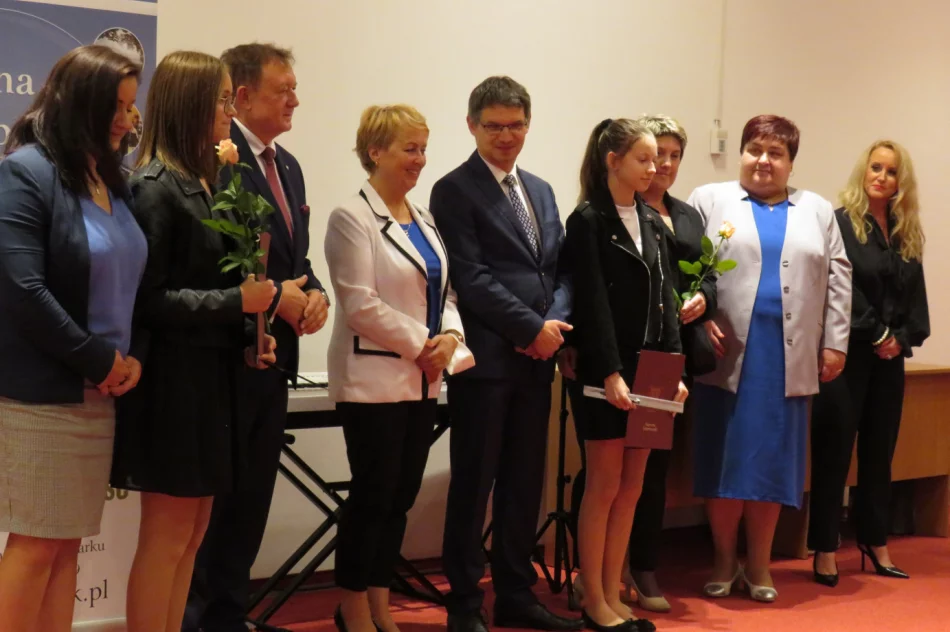 Stypendia od władz gminy dla zdolnych uczniów - zdjęcie 4