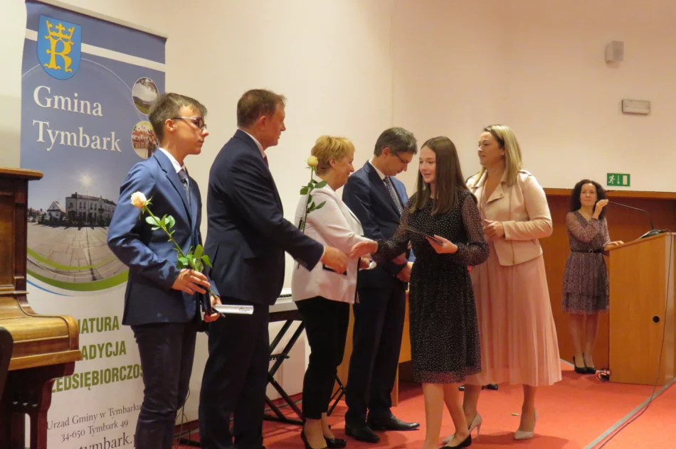 Stypendia od władz gminy dla zdolnych uczniów - zdjęcie 5
