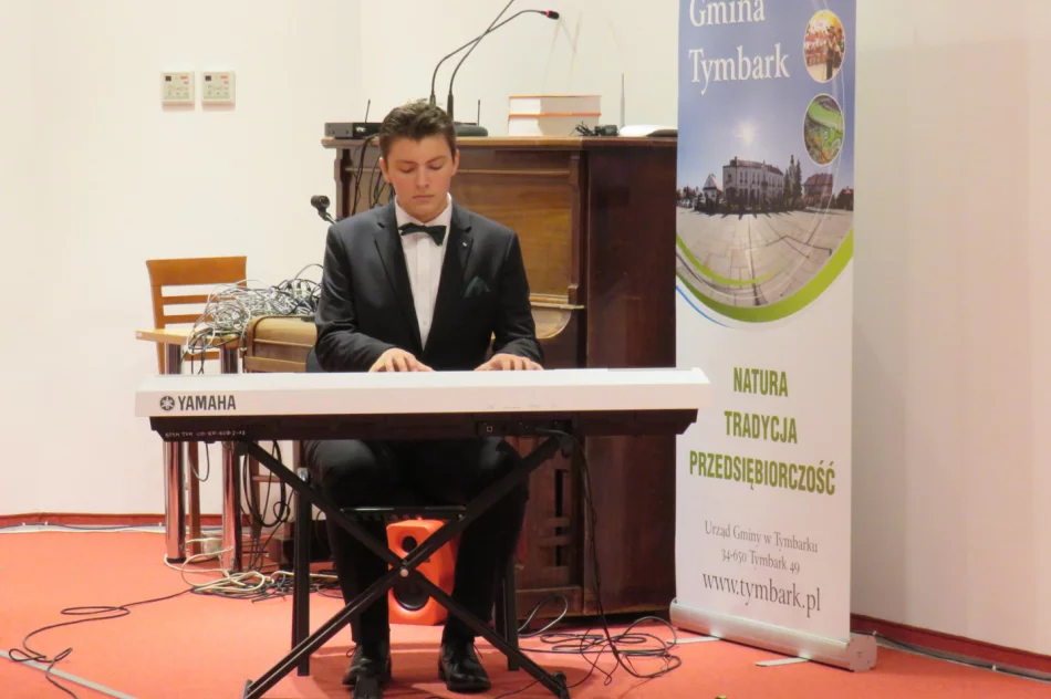 Stypendia od władz gminy dla zdolnych uczniów - zdjęcie 7