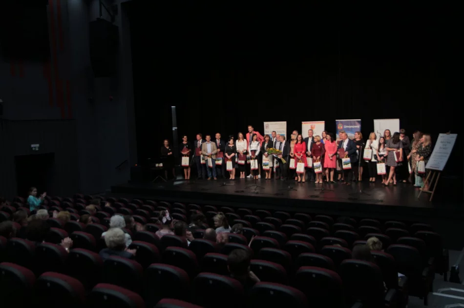 X edycja ogólnopolskiej akcji „Narodowego Czytania” w Limanowskim Domu Kultury - zdjęcie 11