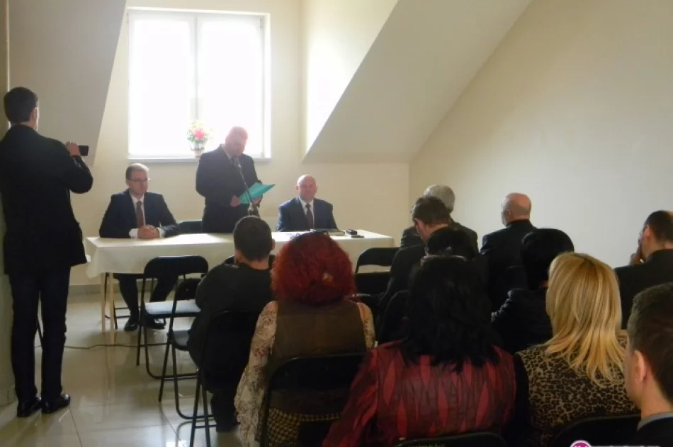 Otwarcie biura i 'paraliż władzy' - zdjęcie 2