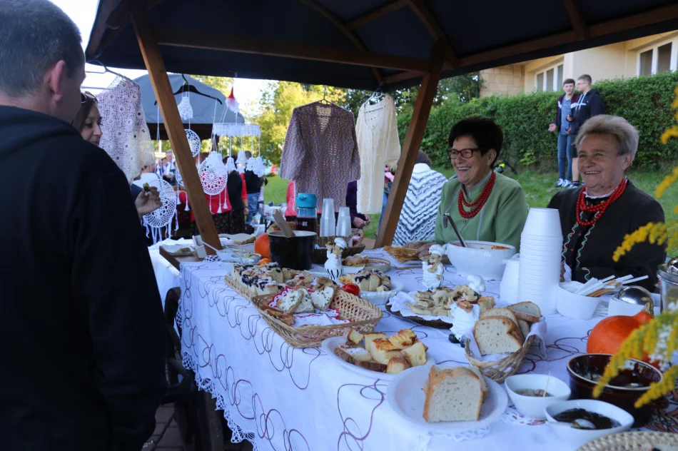 W niedzielę 5 września w Limanowej odbył się Festiwal „Beskidzkie Rytmy i Smaki” - zdjęcie 11