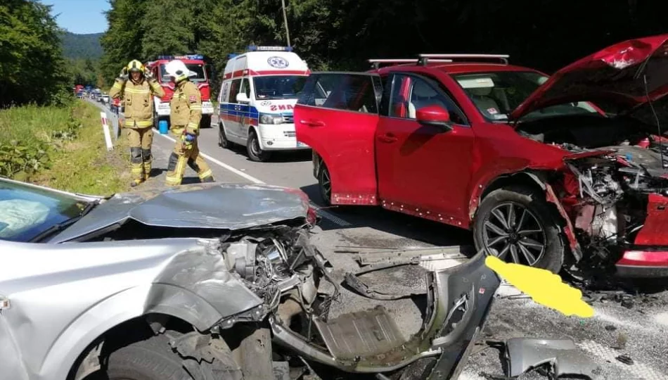 Najechanie na tył przyczyną czołowego zderzenia - zdjęcie 1