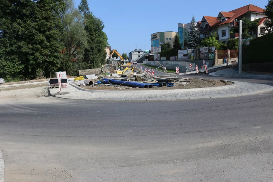 Postępują prace przy budowie nowego ronda w ciągu DK 28 - zdjęcie 3