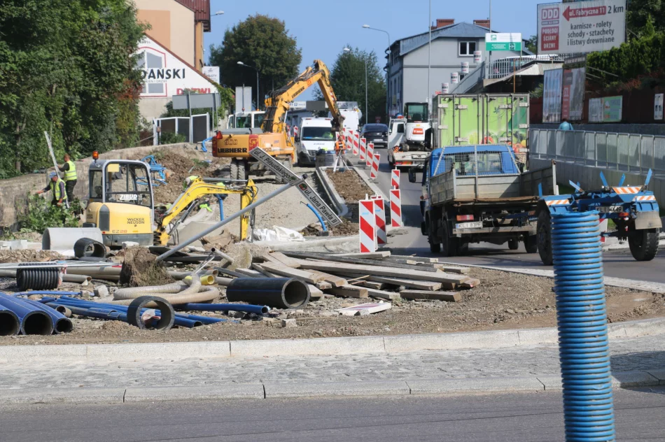 Postępują prace przy budowie nowego ronda w ciągu DK 28 - zdjęcie 6