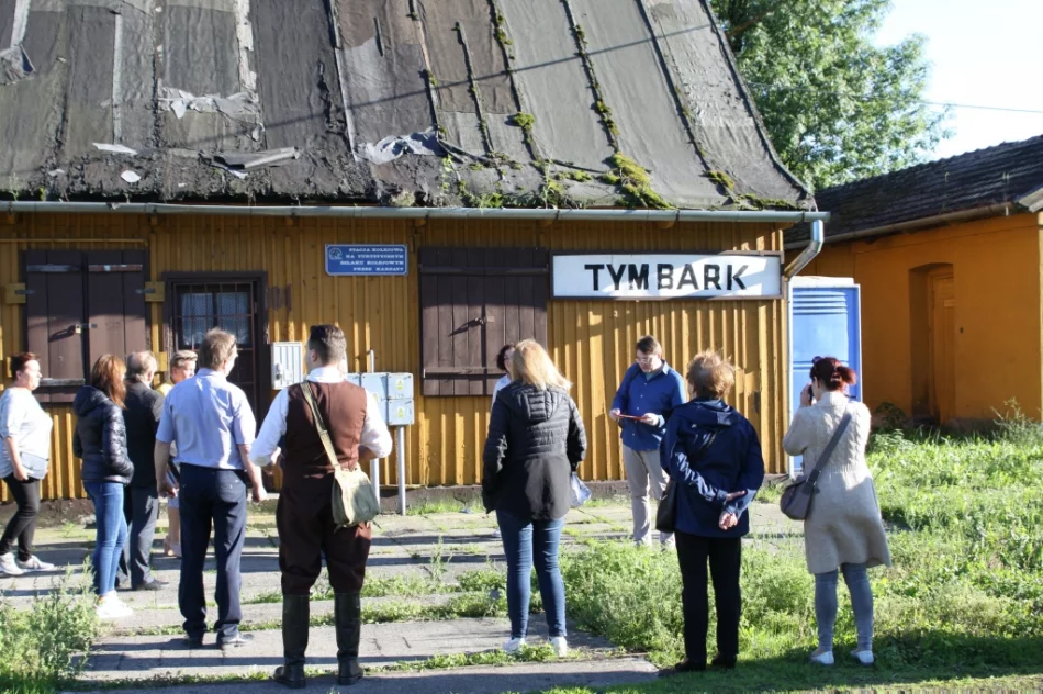 W niedzielę zakończył się tegoroczny cykl spacerów historycznych - zdjęcie 12