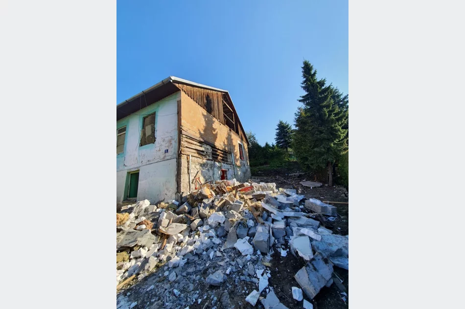 Rozpoczęła się rozbiórka - na Wąskiej pojawiła się osławiona "koparka" - zdjęcie 5