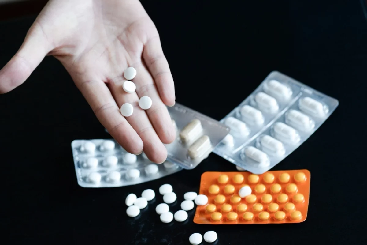 Raport: 60 proc. Polaków w wieku 35-80 lat zażywa leki, a 41 proc. choruje przewlekle