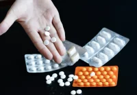 Raport: 60 proc. Polaków w wieku 35-80 lat zażywa leki, a 41 proc. choruje przewlekle - zdjęcie główne