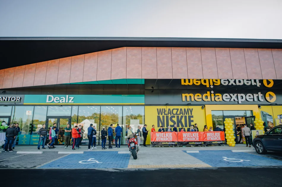 Miejsce przyjazne rodzinnym zakupom oficjalnie otwarte - zobacz S-Mall Park! - zdjęcie 2