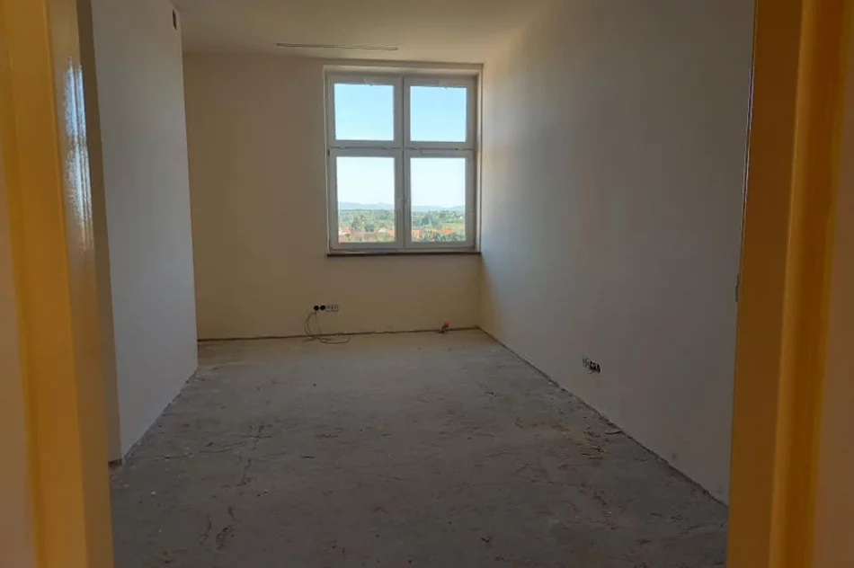 Trwają prace przy pomieszczeniach nowego urzędu - zdjęcie 9