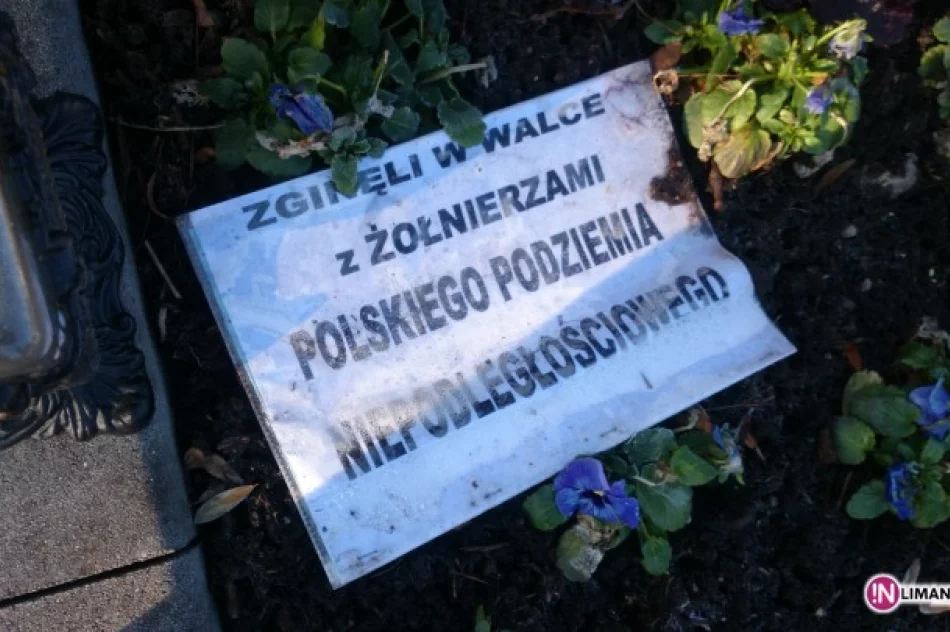 Ktoś zamalował kontrowersyjną tablicę - zdjęcie 2