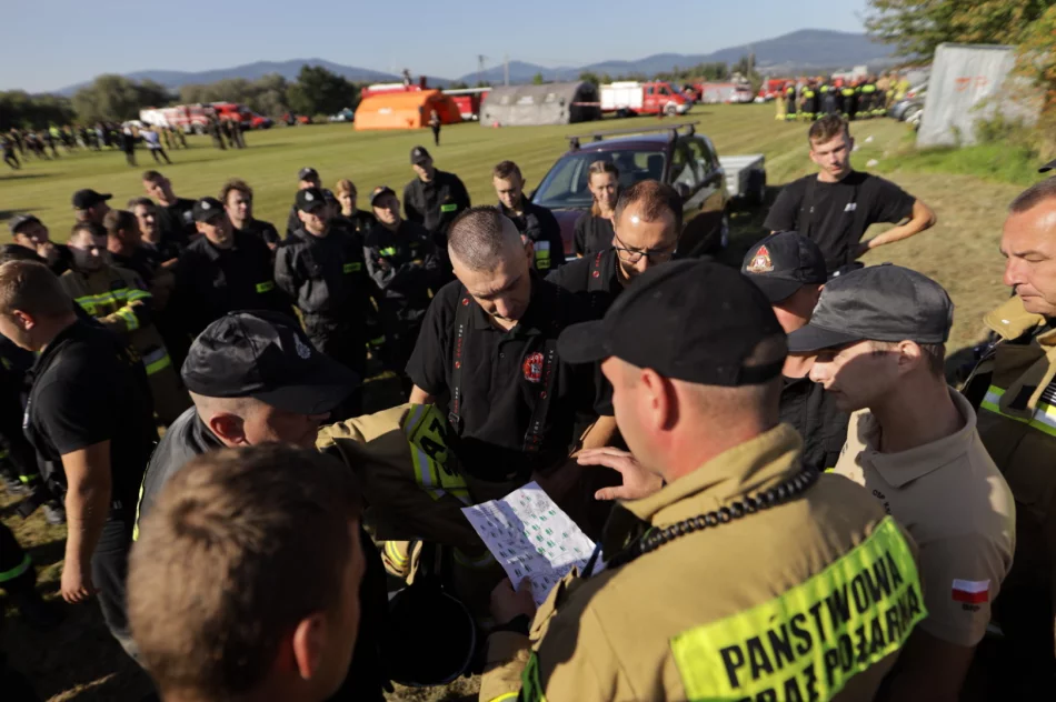 280 osób uczestniczyło w manewrach ratowniczych. Scenariusz ćwiczeń obejmował dwa epizody - zdjęcie 3