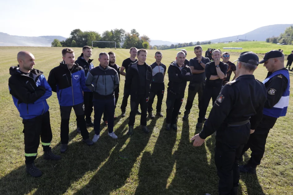 280 osób uczestniczyło w manewrach ratowniczych. Scenariusz ćwiczeń obejmował dwa epizody - zdjęcie 4