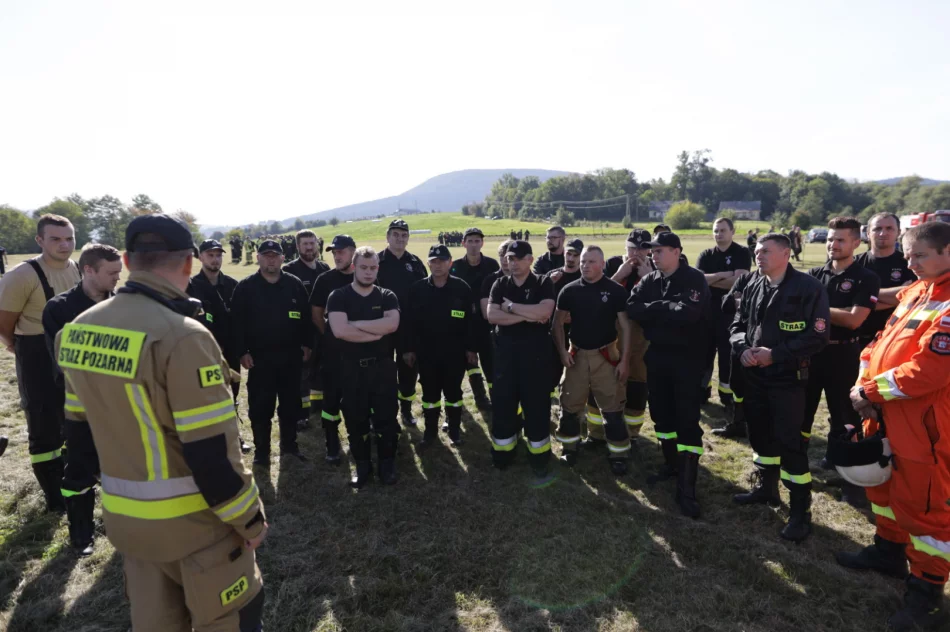 280 osób uczestniczyło w manewrach ratowniczych. Scenariusz ćwiczeń obejmował dwa epizody - zdjęcie 5