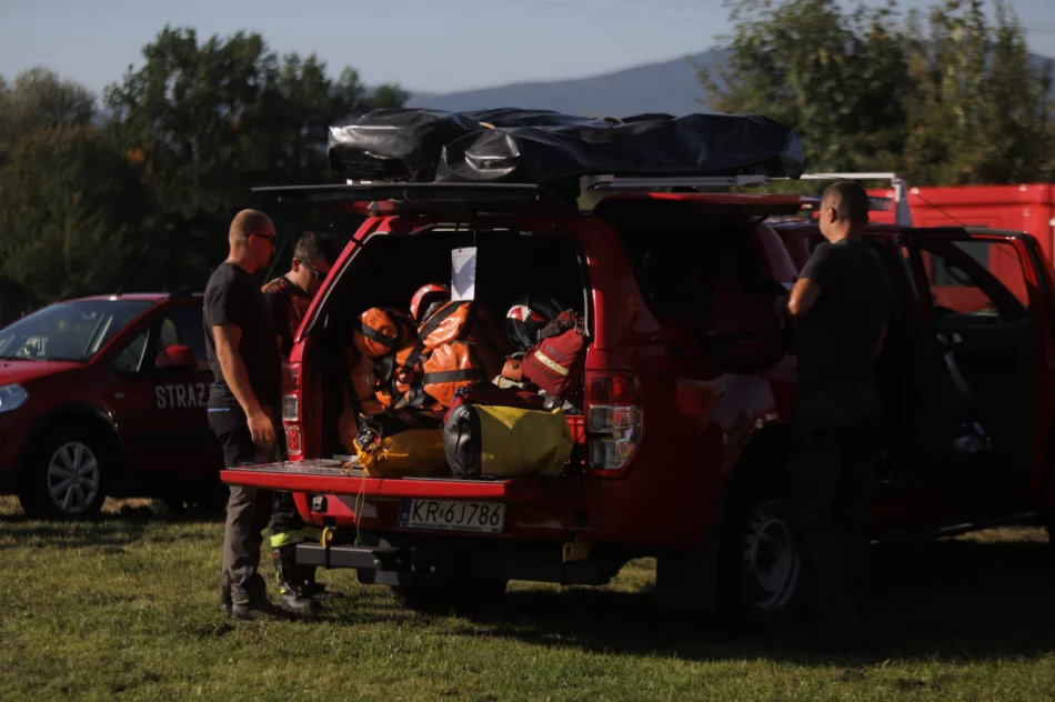 280 osób uczestniczyło w manewrach ratowniczych. Scenariusz ćwiczeń obejmował dwa epizody - zdjęcie 6