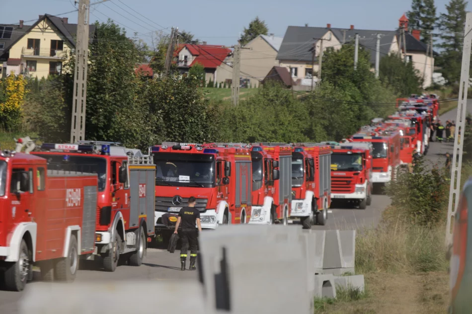 280 osób uczestniczyło w manewrach ratowniczych. Scenariusz ćwiczeń obejmował dwa epizody - zdjęcie 9