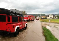 Droga zmieniła się w rwącą rzekę - intensywne opady deszczu - zdjęcie główne