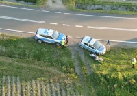 Uciekając zderzył się z radiowozem. Zatrzymano nietrzeźwego 23-latka na crossie - zdjęcie główne