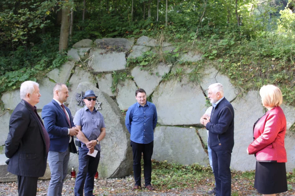 Upamiętniono tragiczne wydarzenia sprzed 82 lat w Mordarce - zdjęcie 4