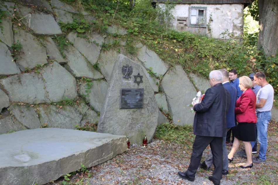 Upamiętniono tragiczne wydarzenia sprzed 82 lat w Mordarce - zdjęcie 6