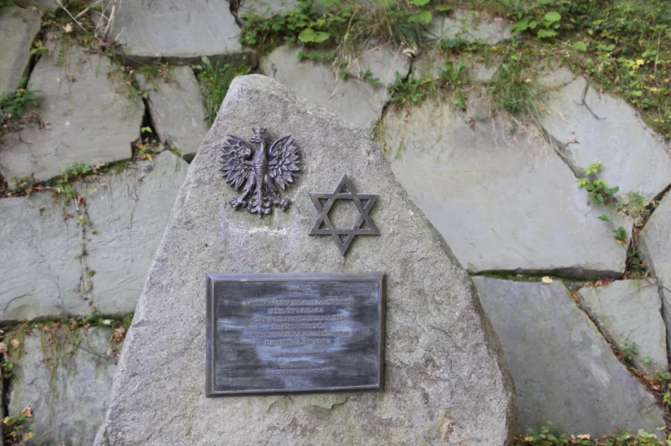 Upamiętniono tragiczne wydarzenia sprzed 82 lat w Mordarce - zdjęcie 9