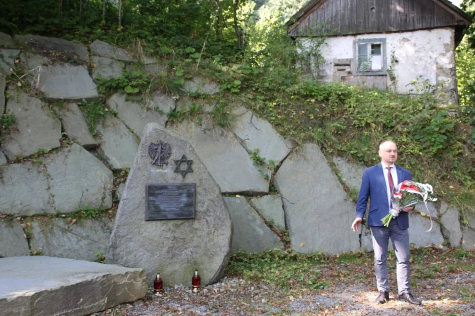 Upamiętniono tragiczne wydarzenia sprzed 82 lat w Mordarce - zdjęcie 11