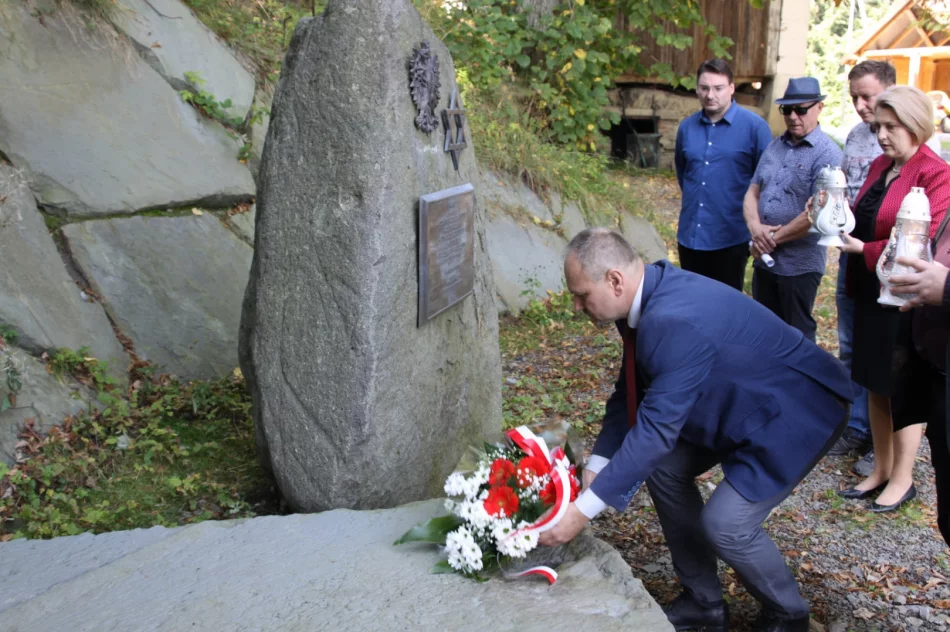 Upamiętniono tragiczne wydarzenia sprzed 82 lat w Mordarce - zdjęcie 12