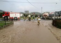 Odwodnienie drogi nie jest wystarczające - na szczęście, nie doszło do większych strat - zdjęcie główne