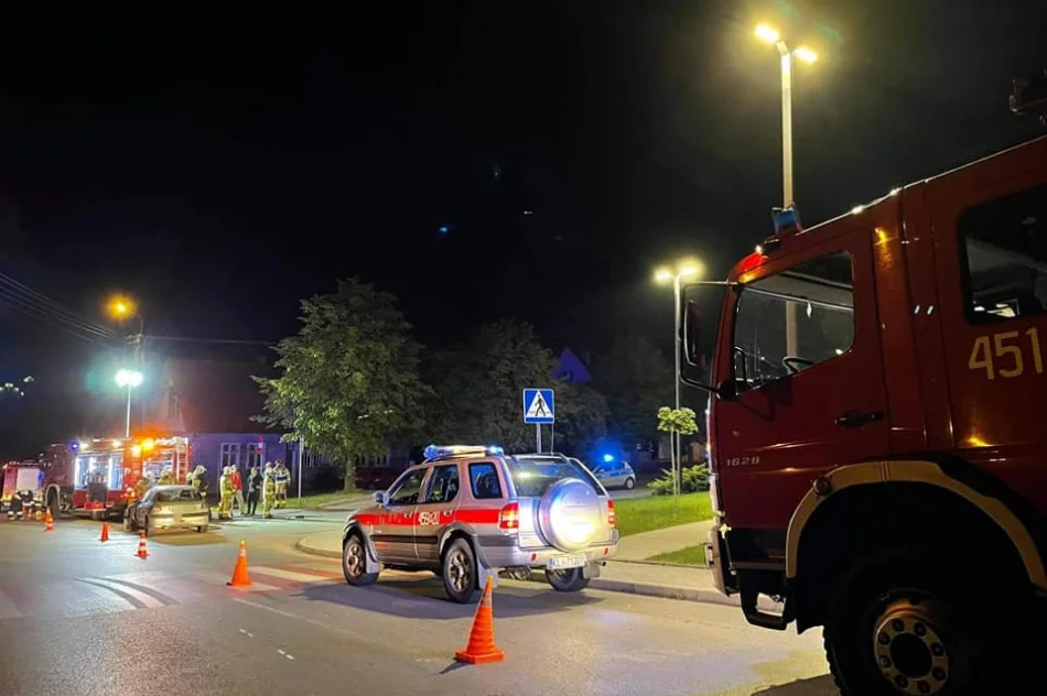 Dwa samochody zderzyły się na skrzyżowaniu - zdjęcie 12