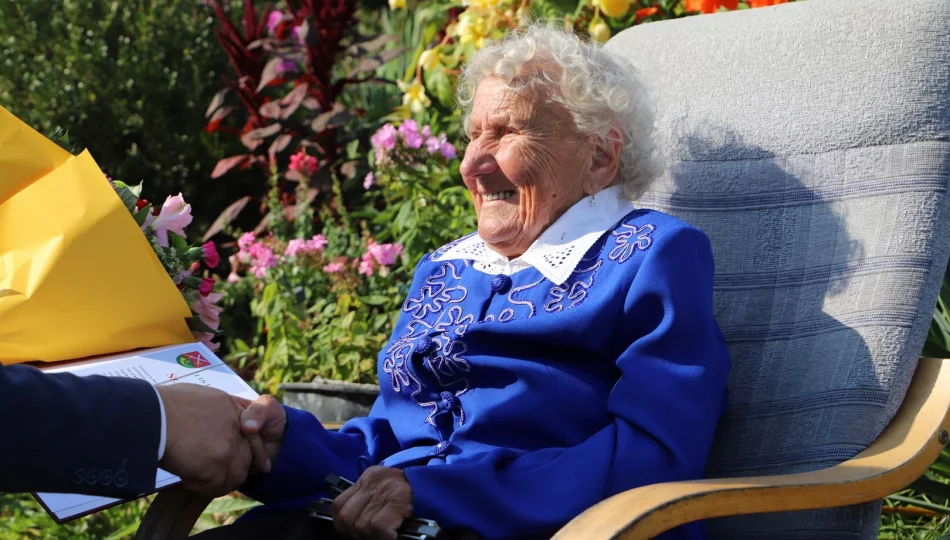 Pani Maria obchodziła 100. urodziny. Doczekała się 25 wnuków i... 62 prawnuków! - zdjęcie 1