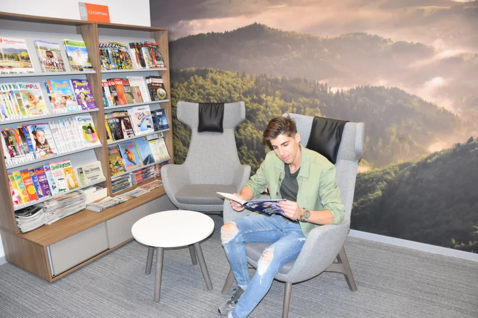 Młodzież spotkała się z youtuberem - zdjęcie 11