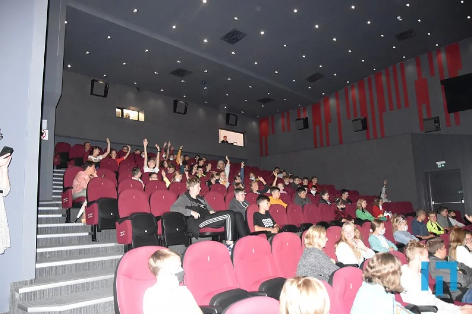 Oko w oko w Okoniem, a właściwie Marcinem Okoniewskim w bibliotece - zdjęcie 4