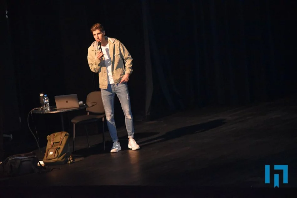 Oko w oko w Okoniem, a właściwie Marcinem Okoniewskim w bibliotece - zdjęcie 15